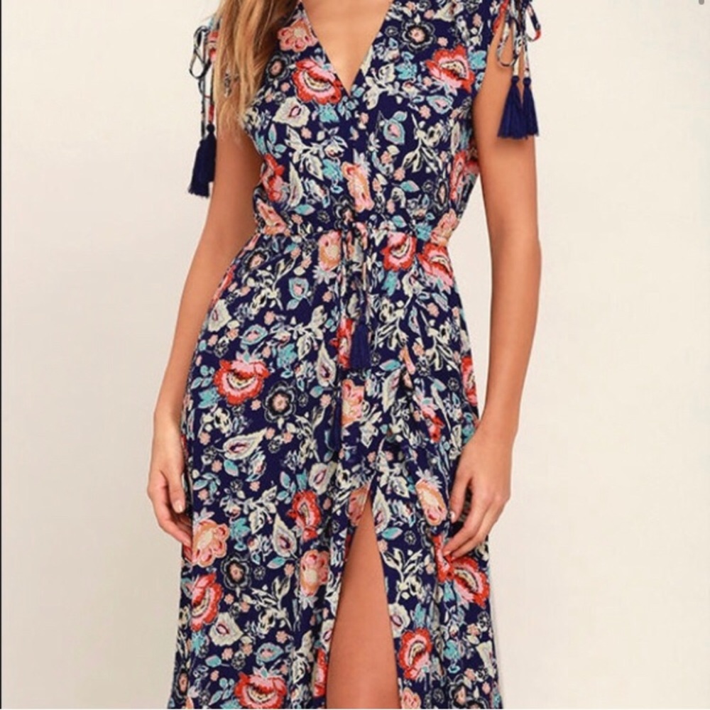Lulu’s Navy Floral Midi Dress